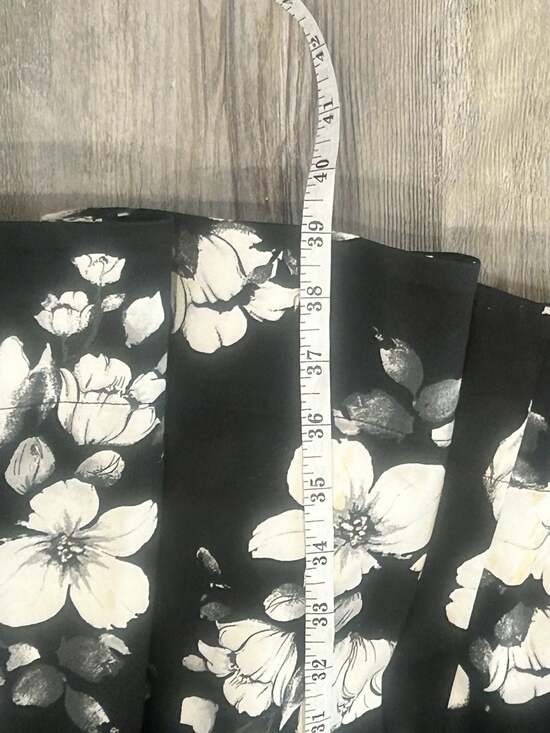 White House Black Market Floral Cap Sleeve Fit and Flare Dress Size 2 - Picture 4 of 9